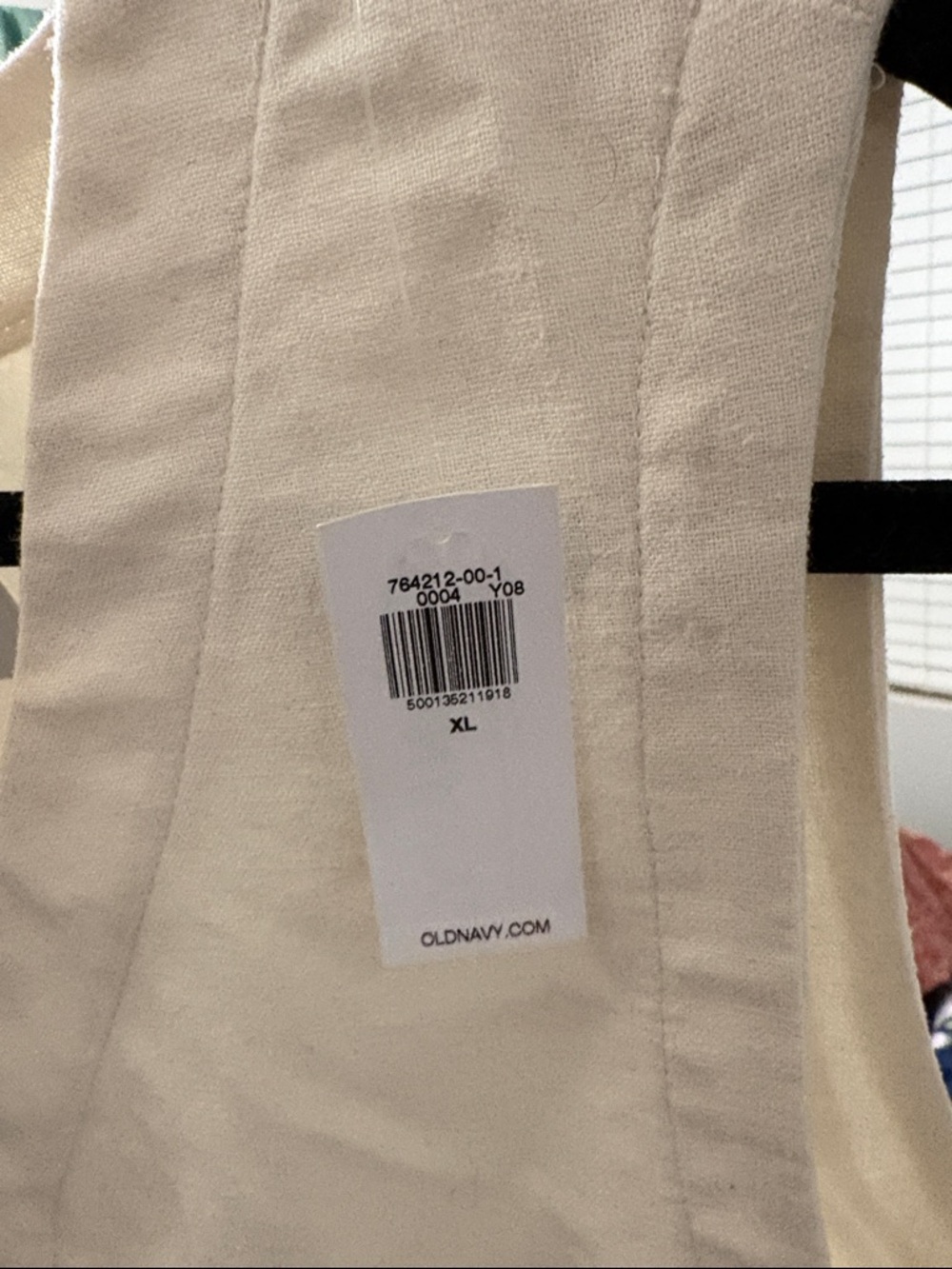 Old Navy Cream Tie-Front Sleeveless V-Neck Tank - Picture 4 of 4